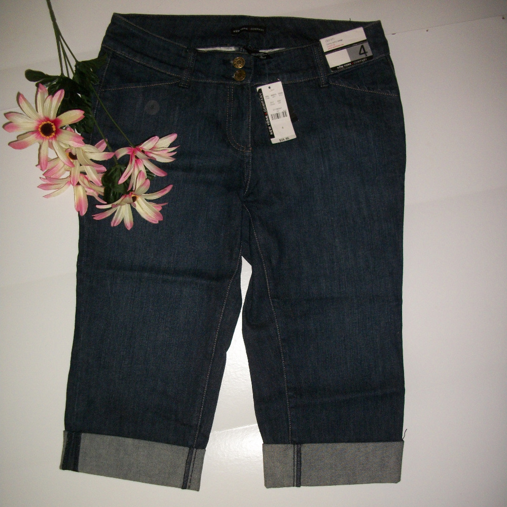❄️HP❄️New York & Co Curvy Soho Cropped Jeans NWT